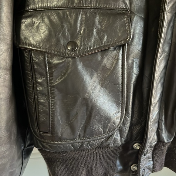 Vintage Aberdeen size 46 leather flight jacket with pho fur collar and liner. - Picture 7 of 9